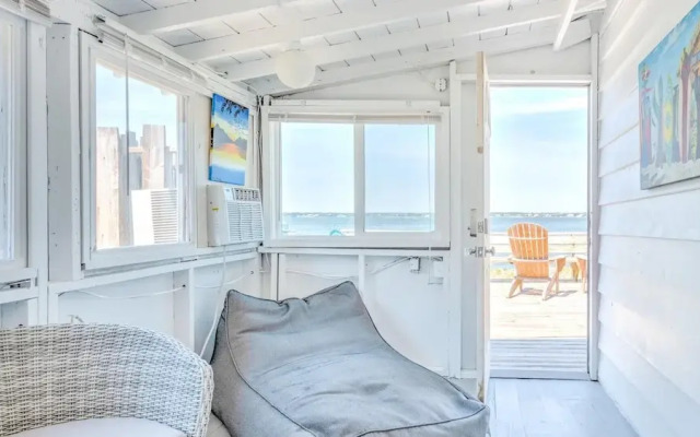 Bungalow 7 - 2br, Waterfront