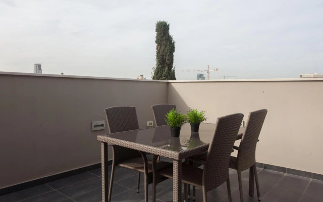 Luxury Penthouse 2 bed near Rothchild