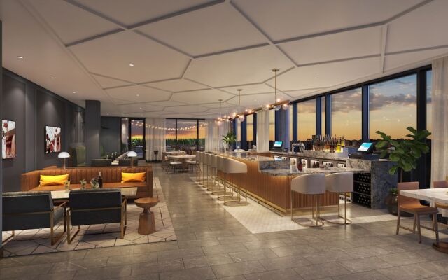 The Highlander at Radford, Tapestry Collection by Hilton