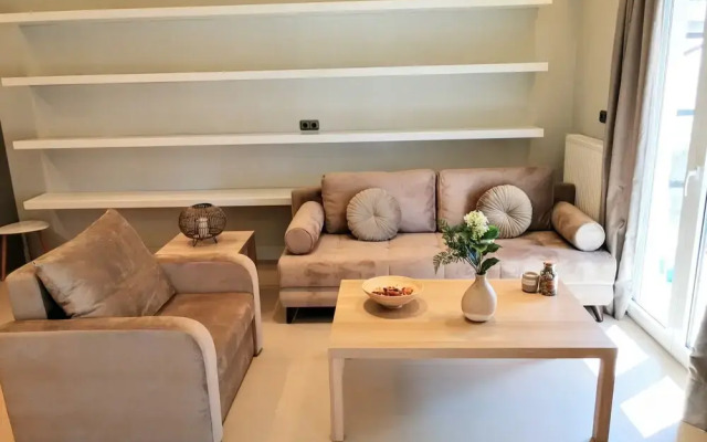 Luxurious Minimal Apartment in Acropolis