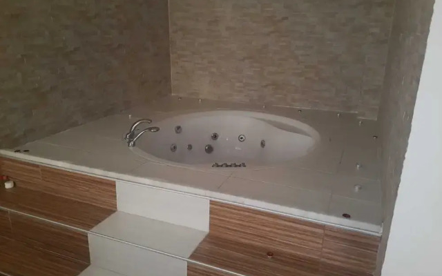 Legend Hotel Tem