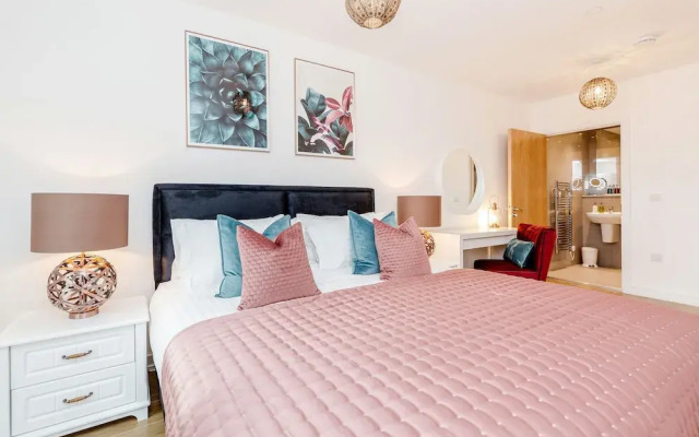 Superior Apartment Bracknell Centre