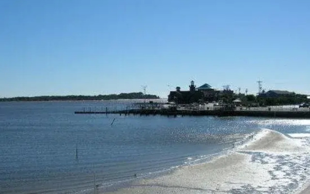 Cedar Cove Hotel