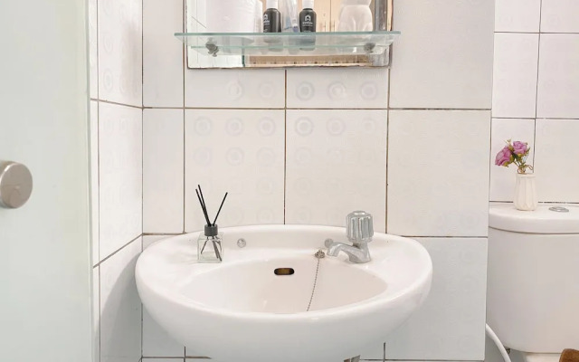 Cozy And Enjoy Living Studio Kebagusan City Apartment