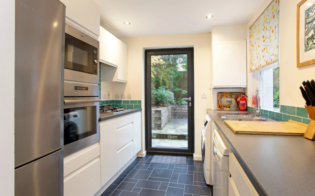 Perfect for family stays, ideal for walk to shops & restaurants