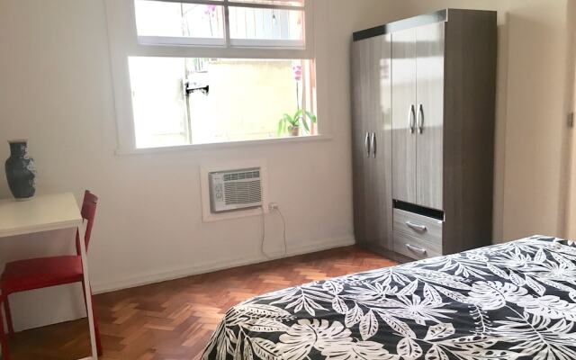 Leblon 2 Quartos 500 Metros da Praia