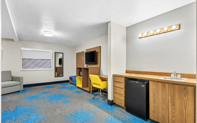 Days Inn by Wyndham Mitchell SD