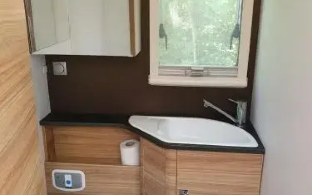 Camping-car de luxe dans le bois de Champia - Huy
