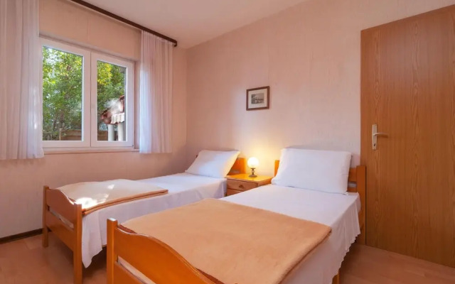 Awesome Apartment in Splitska With 2 Bedrooms and Wifi