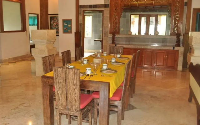 Raffles Holiday Hotel