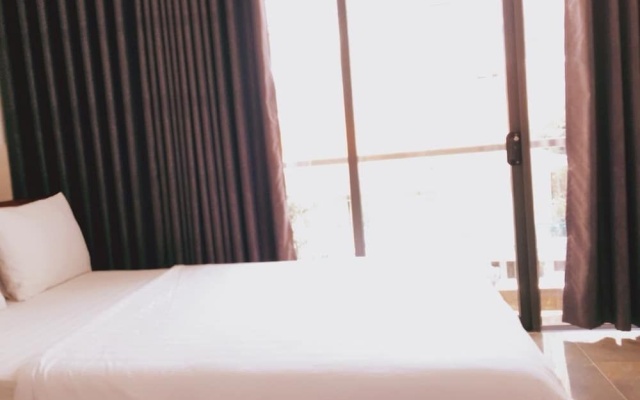 Nam Phuong Hotel – Guest Rooms – Nha Trang