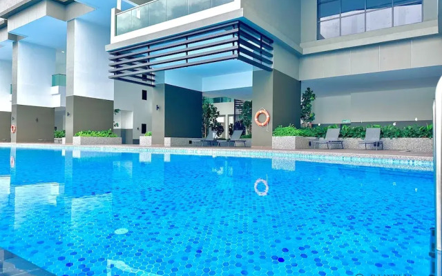 Twin Tower Residence by Stayrene
