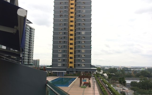 Lawang Suite Apartment With Balcony