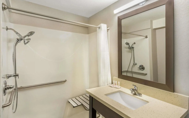 Comfort Inn & Suites North Little Rock JFK Blvd