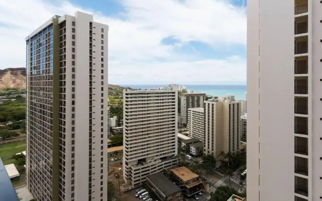 Waikiki Banyan - Ocean View Tower 2 Suite 2904