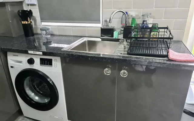 London - Sleeps 4 - Parking - Garden - Petfriendly