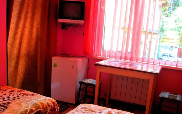 Liana Guest House