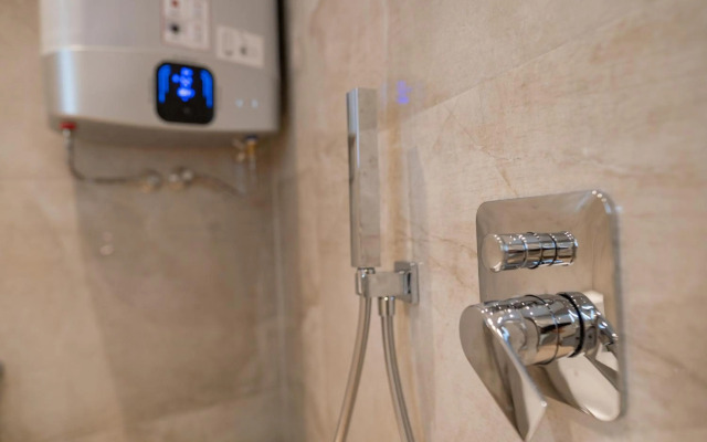 Shushi's Central Studio Apartment