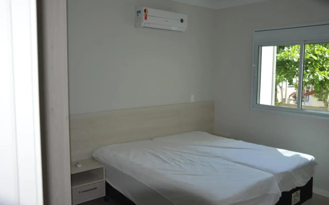 Belíssimo apto 2 suítes com vista para o mar