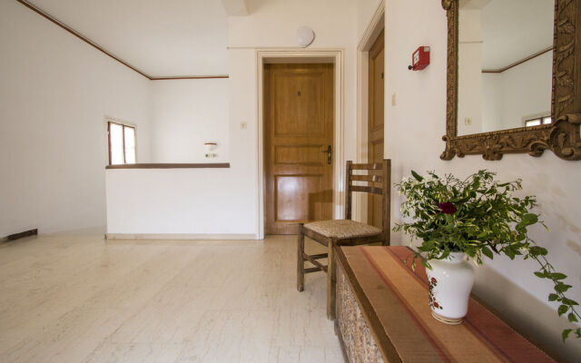 Hotel Adonis