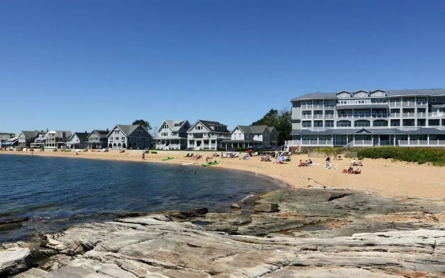 Madison Beach Hotel
