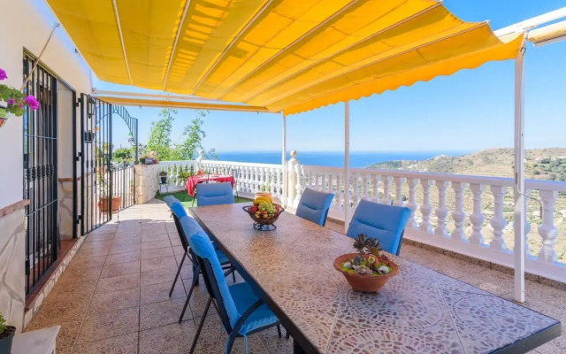 Villa José Andrés Torrox by Ruralidays