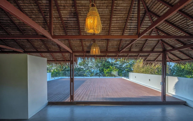 A Dream Naka Island - Beachfront Retreat