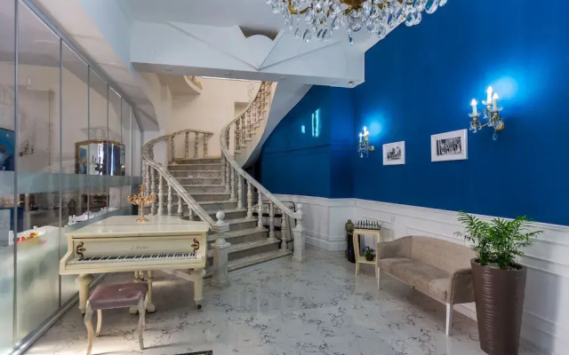 Baku Palace Hotel