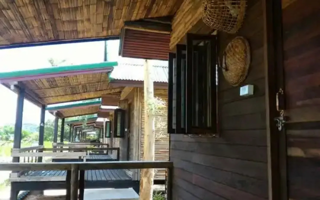 Baanya Suanpu Bungalow