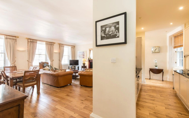 Parliament Sq (apt 10 ) Royal Mile