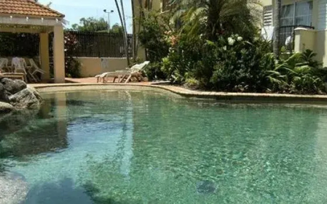 Villa Vaucluse Apartments