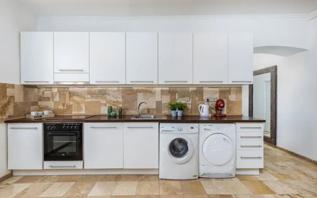 Real Apartments Andrassy