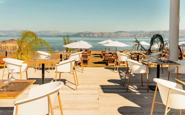 Olive Grove Beachfront Apartments & Suites