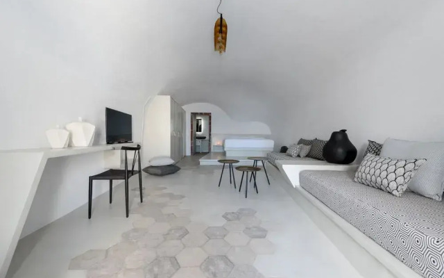 Solstice Luxury Suites