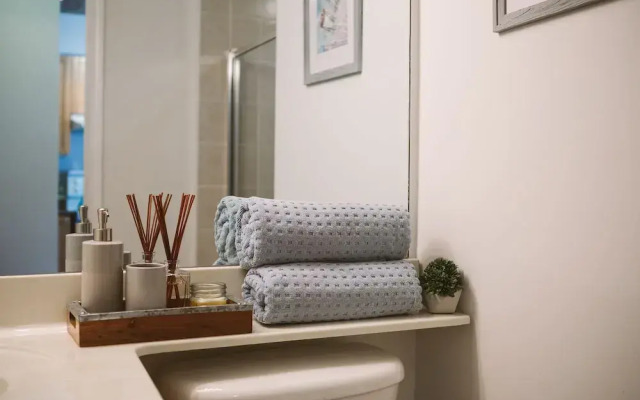 QuickStay - Sunlit Luxury Loft on King West