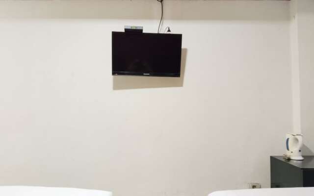 Metro Hotel Bekasi by Cocotel