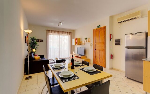 Valletta and Harbour Views Apartment in Central Sliema