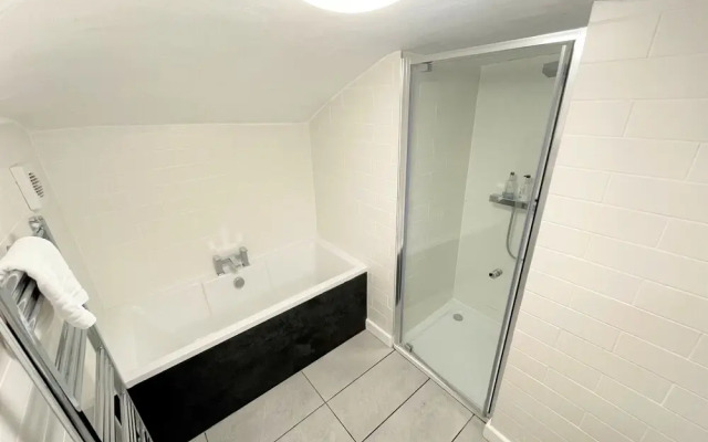 Contemporary Garden Flat in Clifton