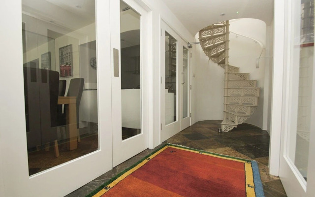Kemp Town Mews Parking by Brighton Holiday Lets