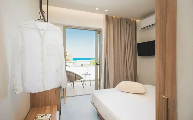Palm Tree Beach Suites