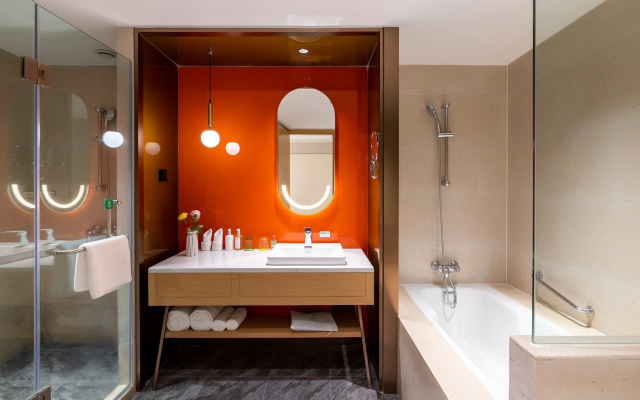 Holiday Inn Chongqing Guanyinqiao by IHG