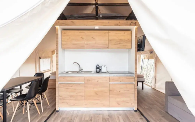 Nice Safari Tent With Airco