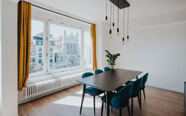 Museum View - Bright and Spacious Apartment