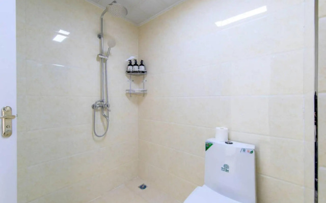 Baoding Lianchi·Baoding East Station· Locals Apartment 00163450