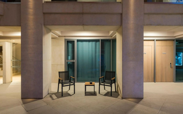 Trianon Luxury Apartments & Suites