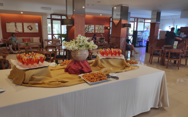 Aparthotel Ciudad Laurel