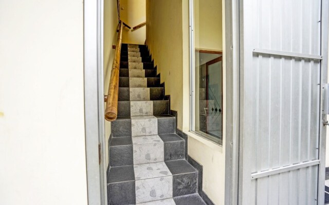 OYO Life 92030 Ef Palm Guest House Family