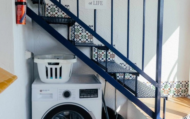 Stunning 2 bedroom apartment with Pool View