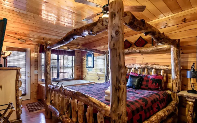 SmokyStays Bears Den Cabin