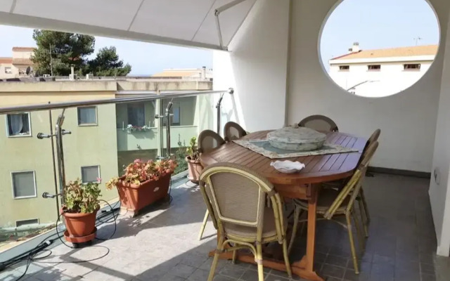 Oltremare apartment with large veranda for 6 people